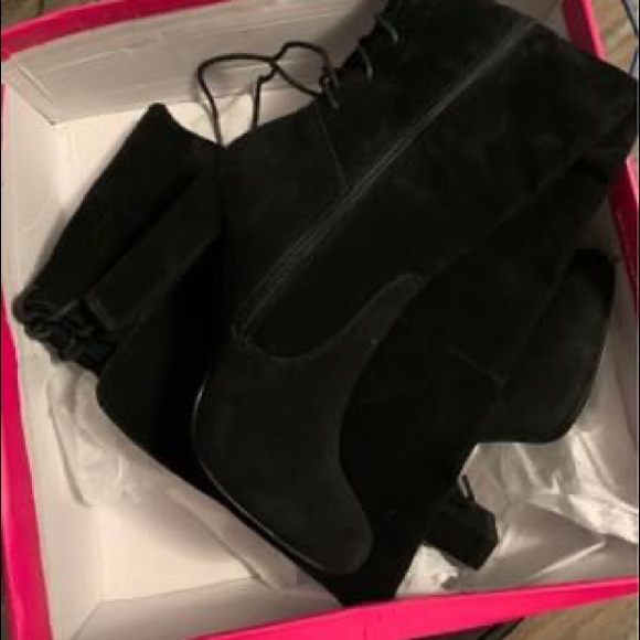 Show Dazzle Casandra Heeled Boots - Picture 2 of 3